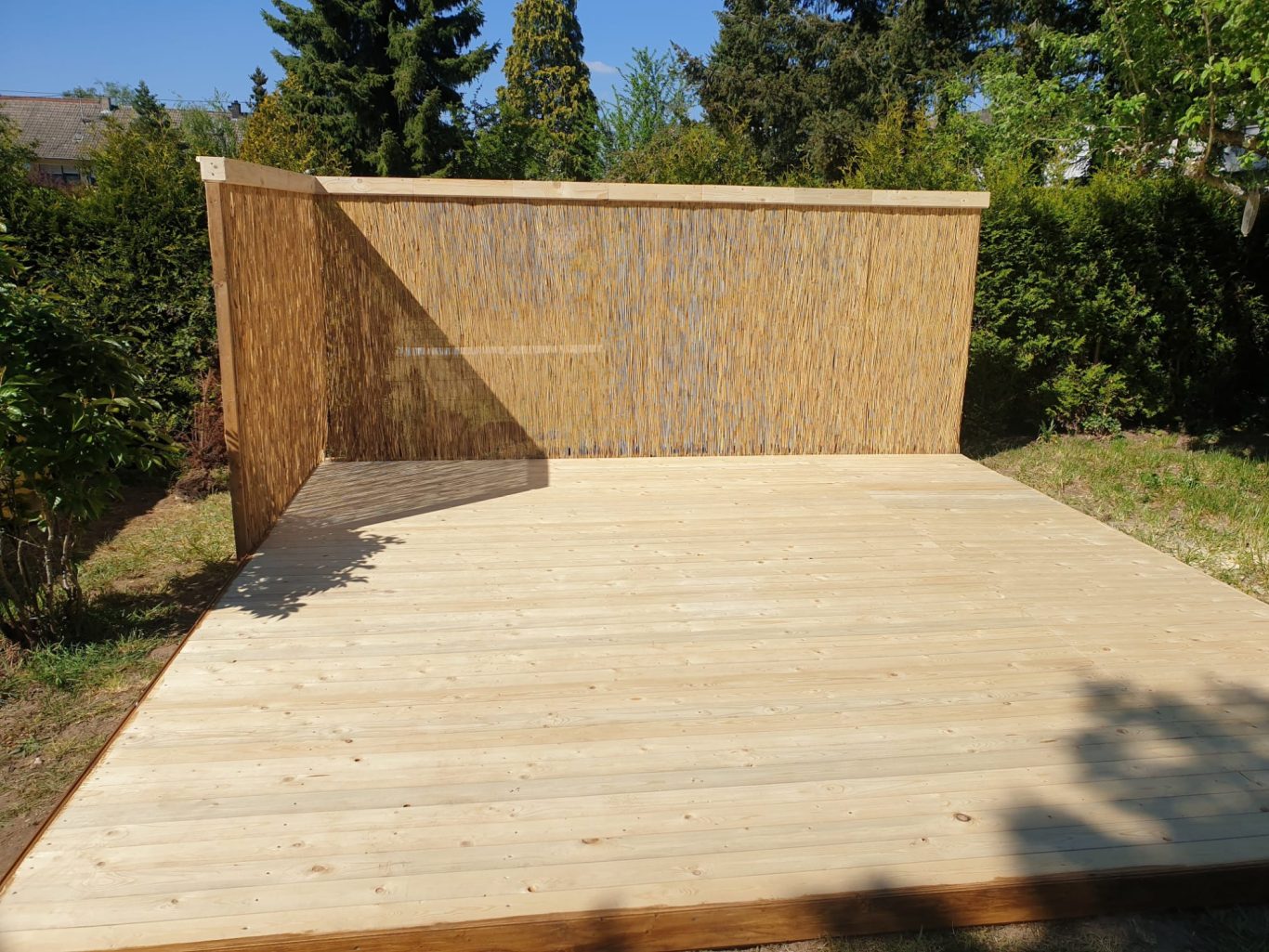 Poolecke Reinigungs- und Hausservice
im Saarland - Dienstleistungen Imperial bei der Arbeit